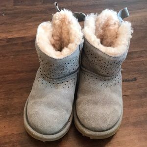 Toddler girl Uggs.  Adorable gold detail!! Size10